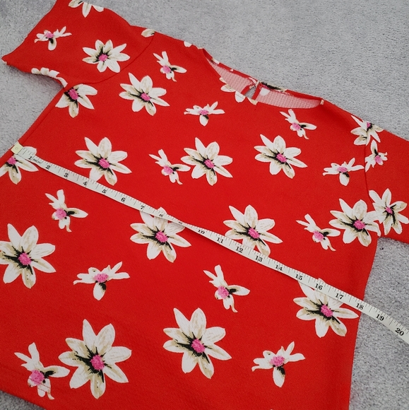 Women's Floral Top - Picture 3 of 7